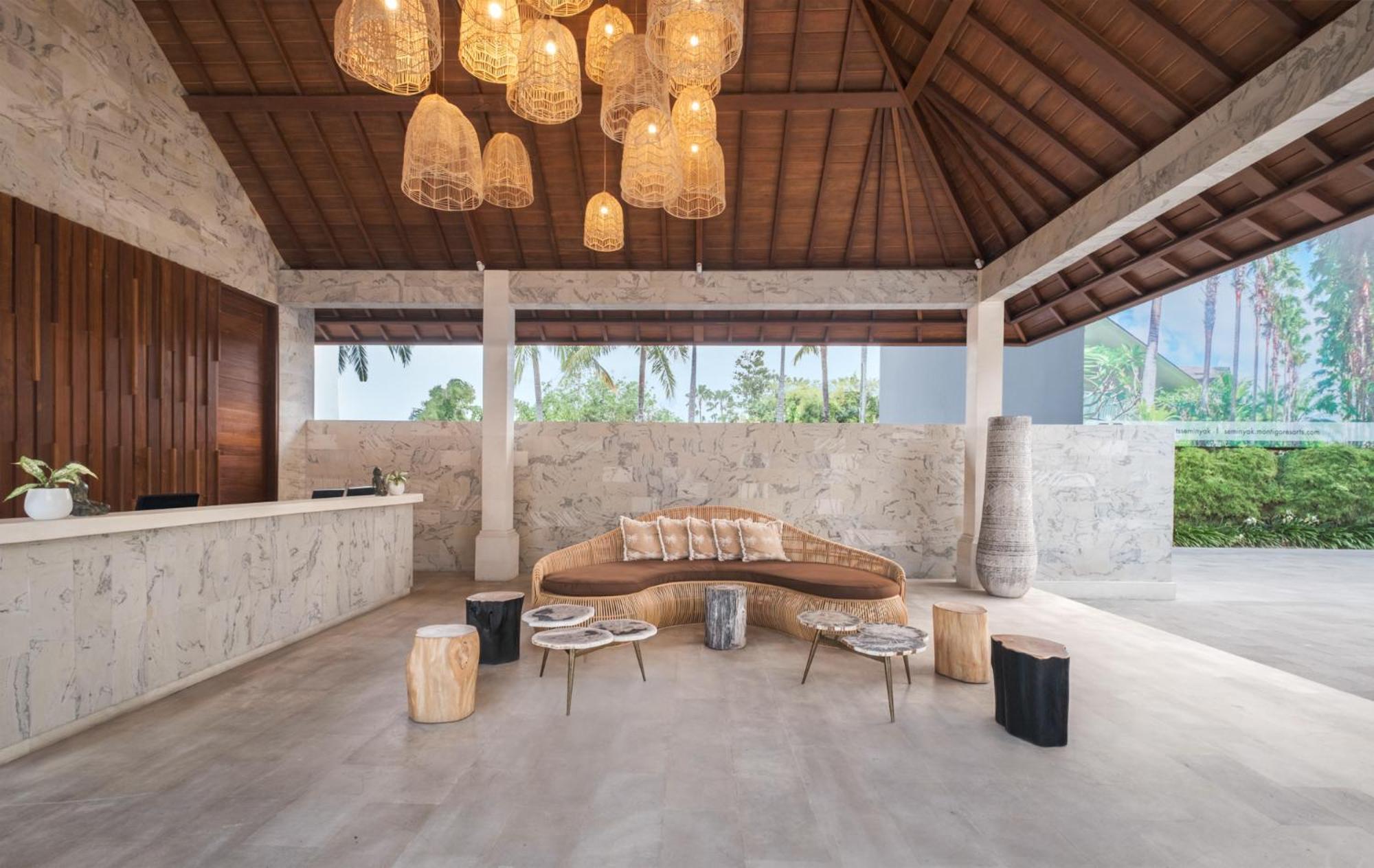 Montigo Resorts Seminyak Bagian luar foto The lobby of the hotel